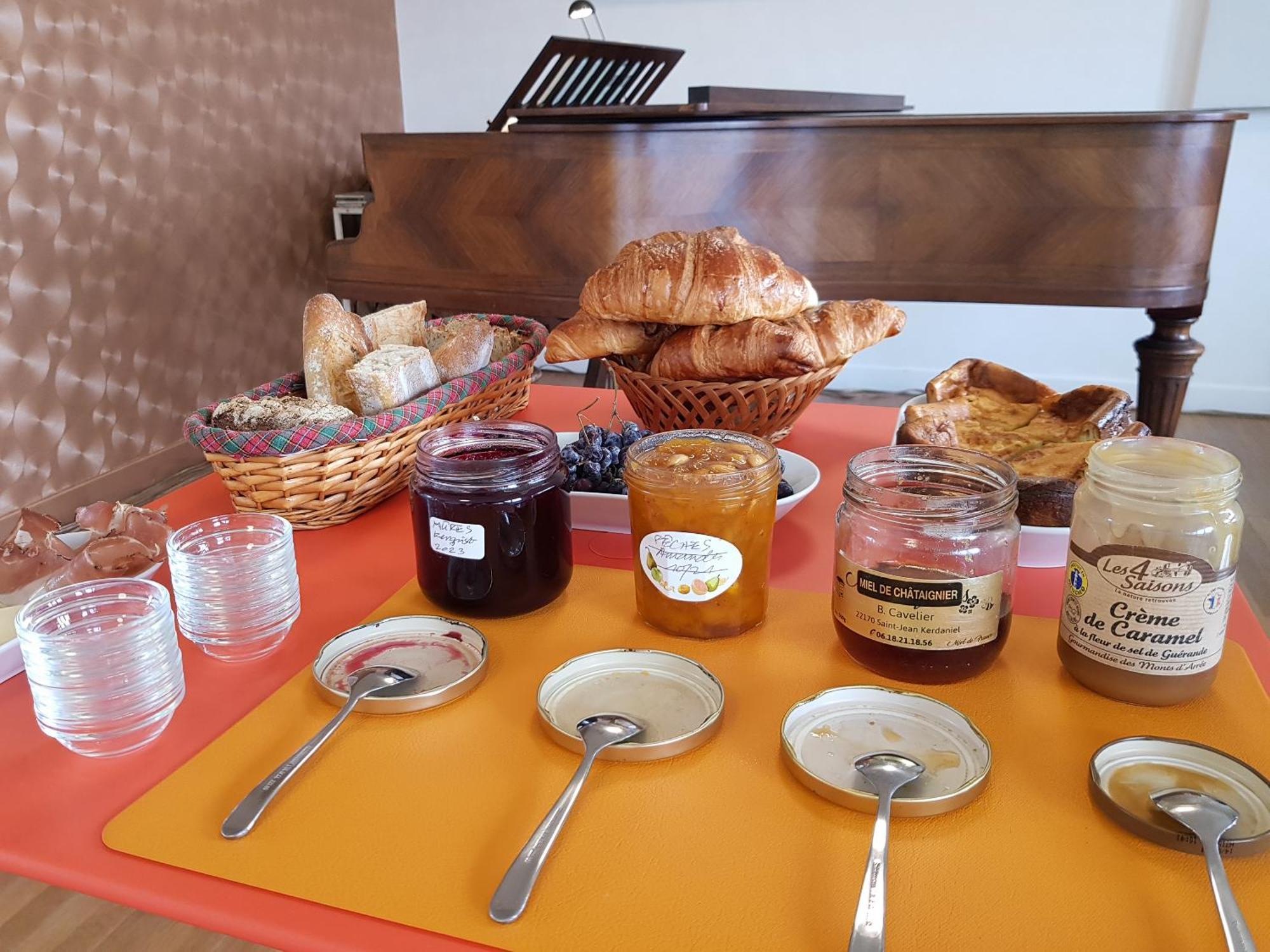 Bed and Breakfast Les Balcons Du Tregor Lannion Zewnętrze zdjęcie